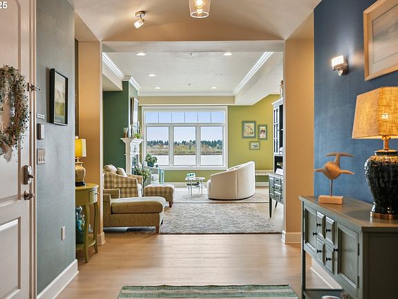 3rd image of 707 N Hayden Island Dr Unit 325