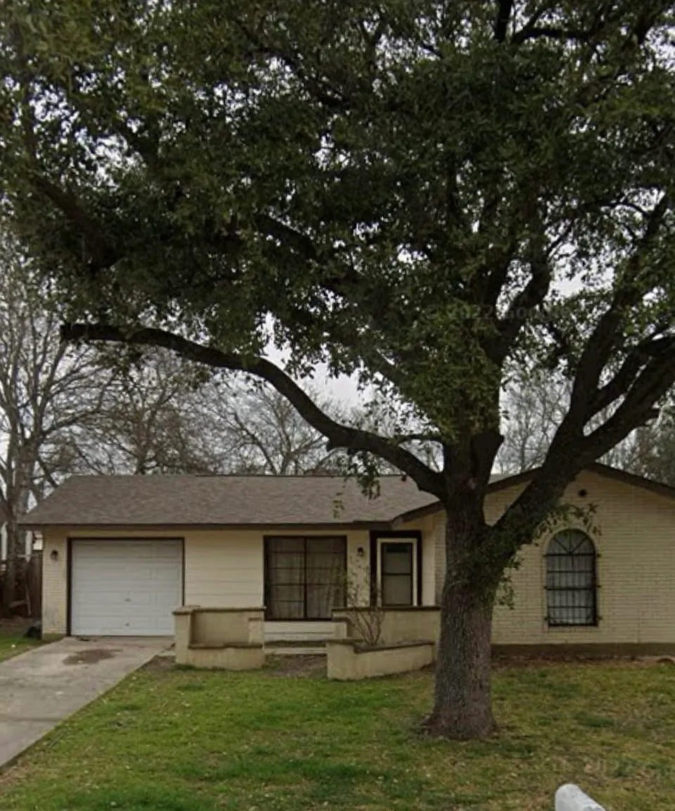 3 bed, 920 sqft, $1,500 — Photo 1