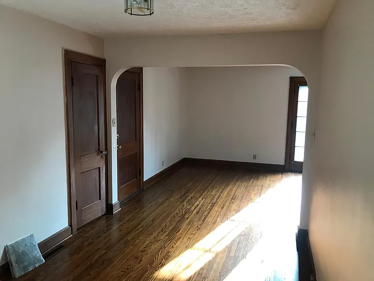 1369 Northwest Blvd — Photo 2