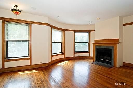 3rd image of 4729 N Kenmore Ave APT 3