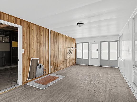 3rd image of 1907 S G St