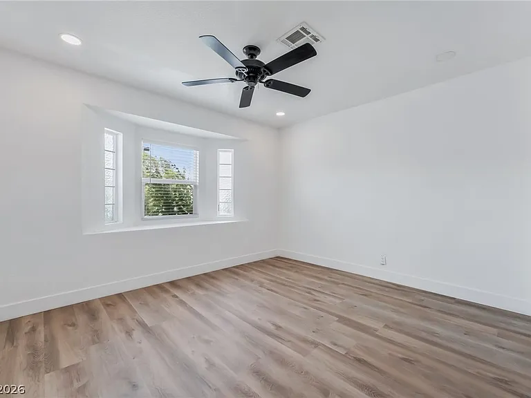 1610 E Ogden Ave — Photo 18