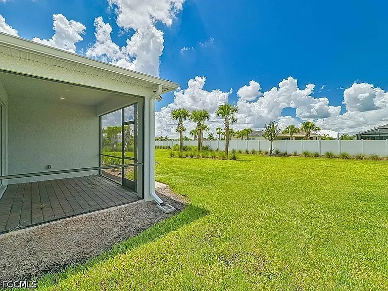 42218 Edgewater Dr — Photo 6
