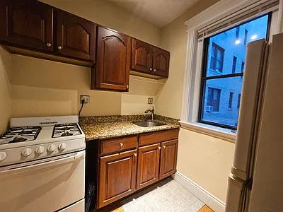 1 bed, 450 sqft, $2,600 — Photo 2