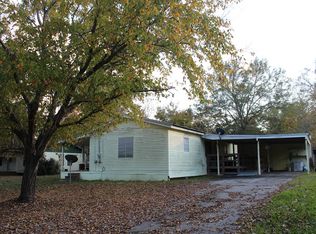 610 E Maple St, Huntington, TX 75949