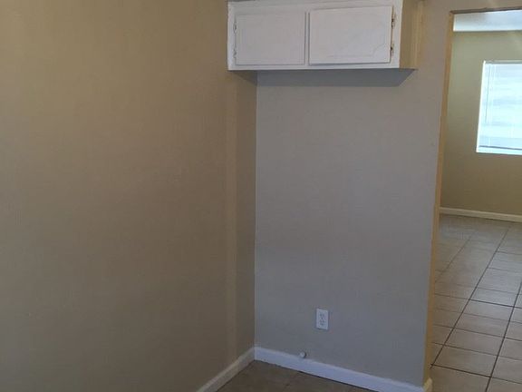 4th image of 527 S Garden St APT 1