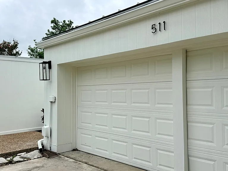 511 Fairway Dr — Photo 2