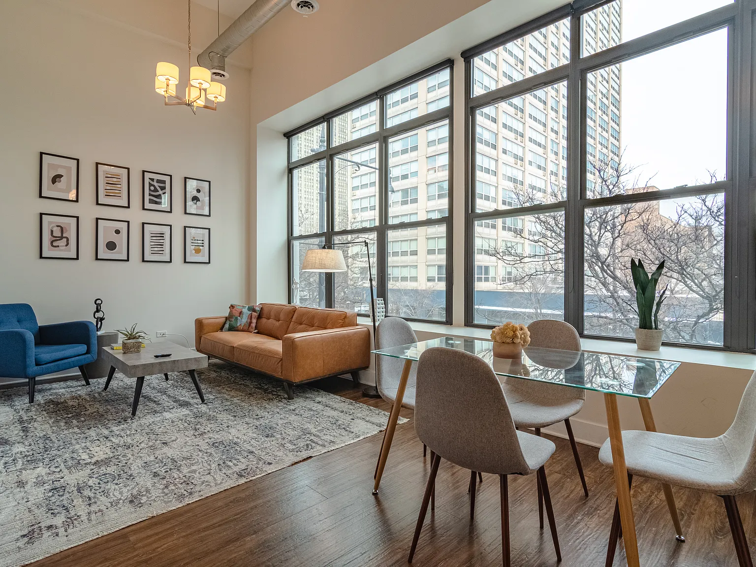 3 bed, 950 sqft, $3,100 — Photo 1