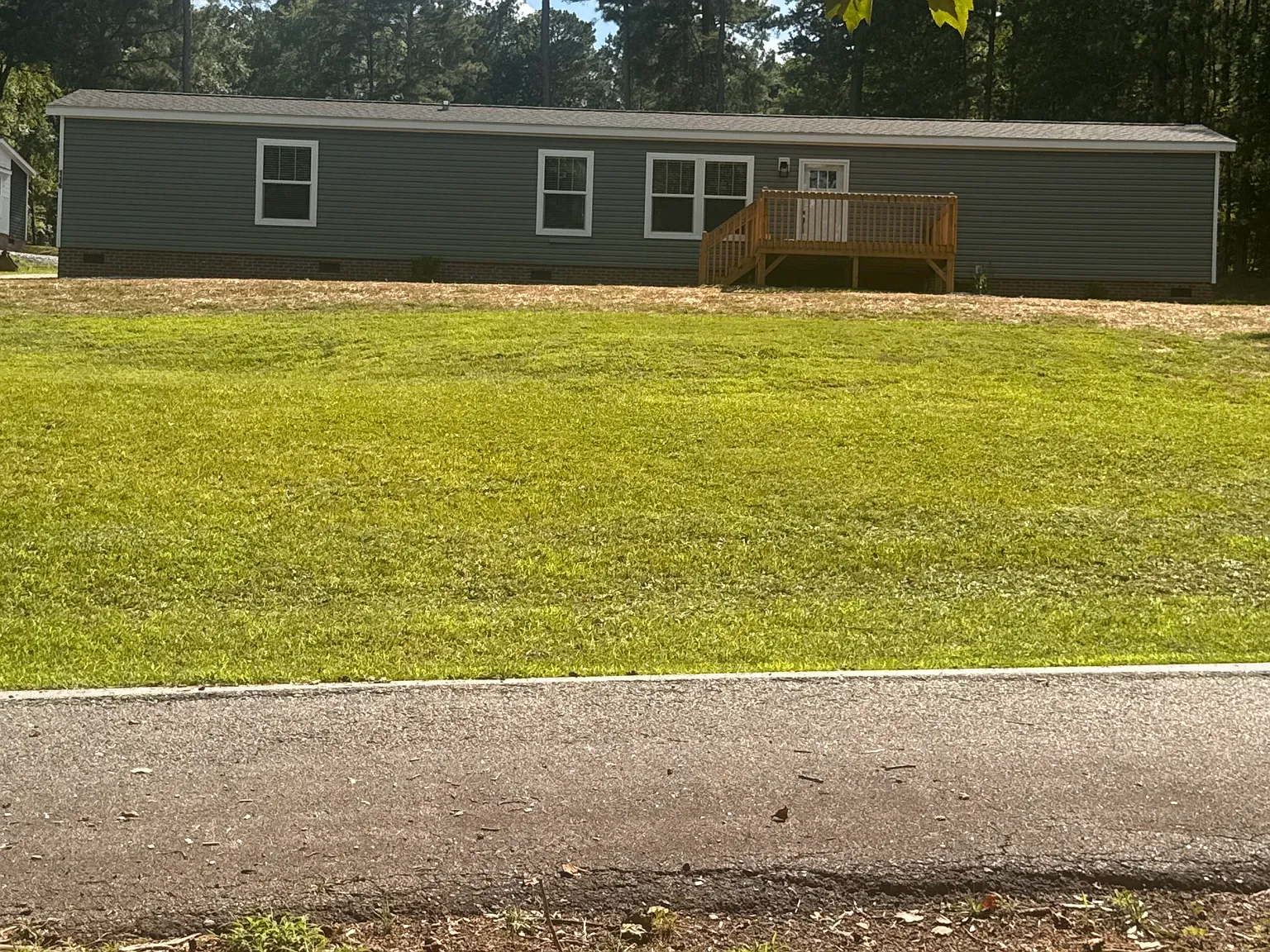3 bed, 1200 sqft, $1,600 — Photo 2