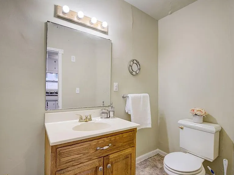 657 Bedford St — Photo 11