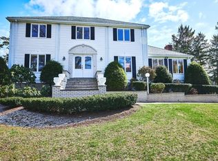 44 Sanderson Rd, Lexington, MA 02420