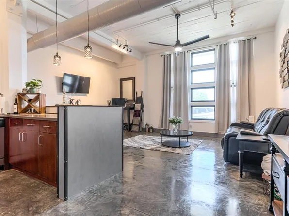 3001 Gillham Rd APT 102, Kansas City, MO 64108