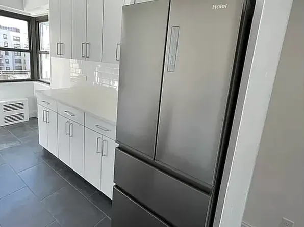 401 East 88th Street image 7 of 13