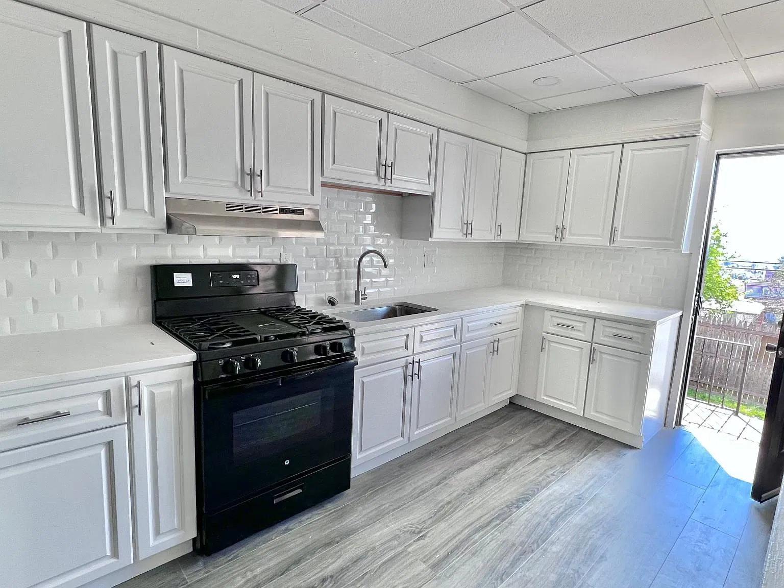 316 Linden St — Photo 4
