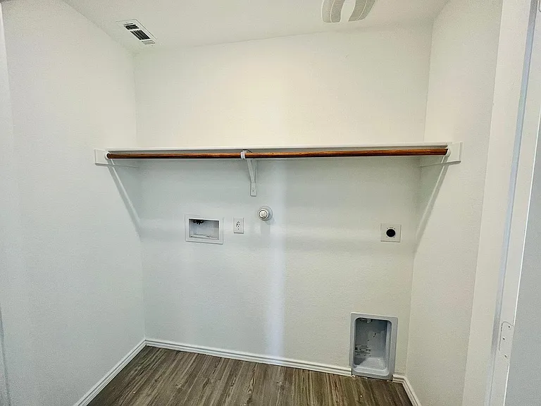2906 Millikan Dr — Photo 23