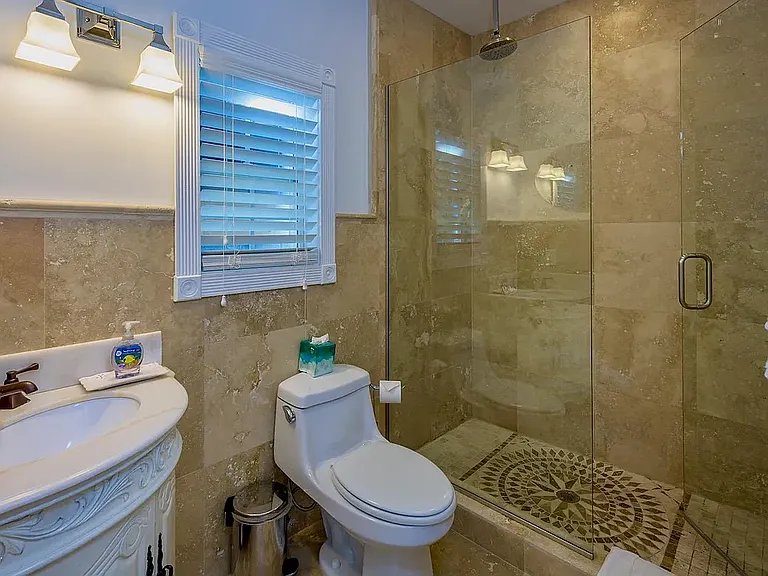 618 Whitehead St — Photo 18