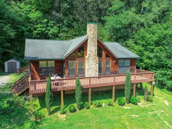 2545 Schisandra Ln, Cosby, TN 37722
