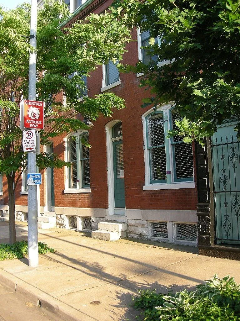 1918 Cherokee Street — Photo 1