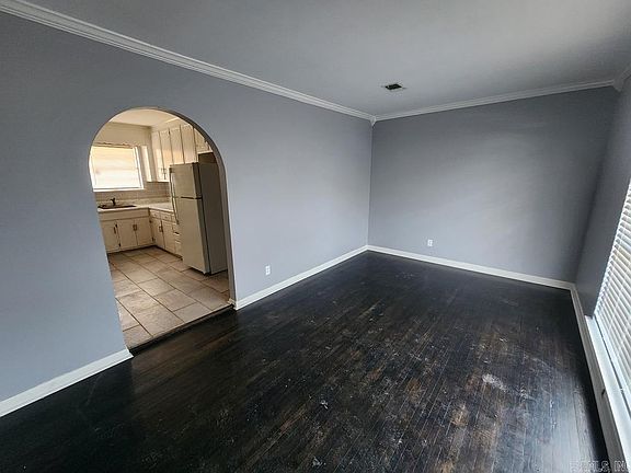 3rd image of 100 Blenden Dr
