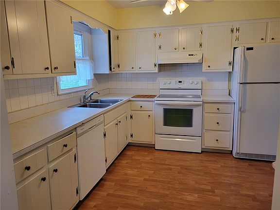 5th image of 2252 Oaklawn Dr