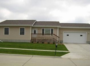 809 Brookdale Dr, Wayne, NE 68787