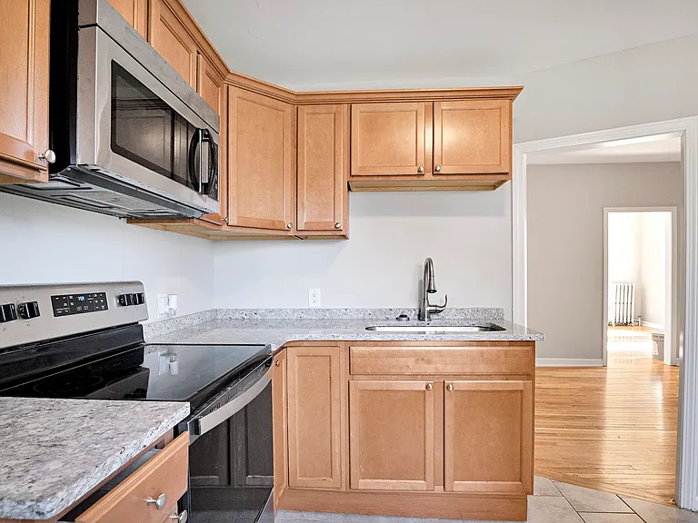 34 Kellogg St #2 — Photo 4