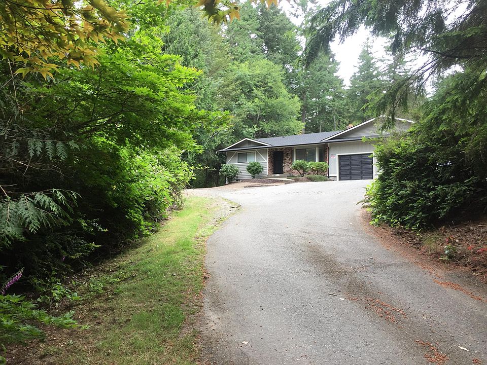 Seclude, sits on 1.25 acres.