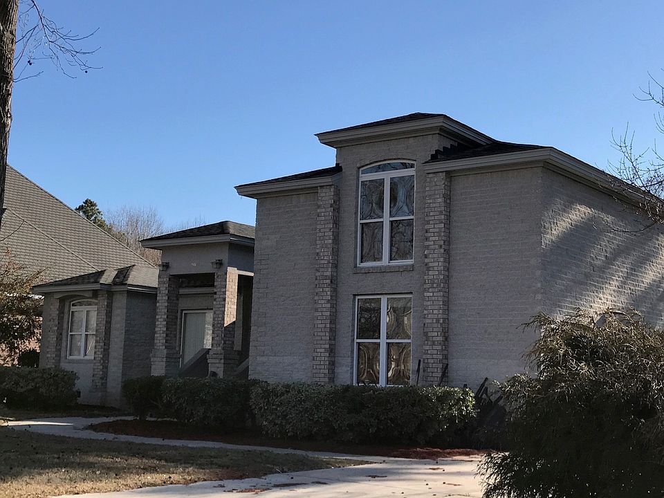1st image of 627 Stoneleigh Ct