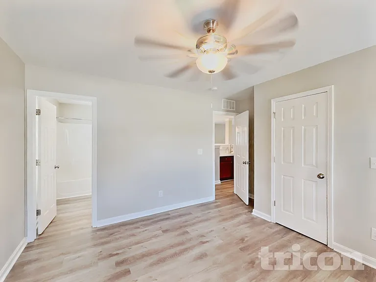 2410 King Malcolm Ln — Photo 6