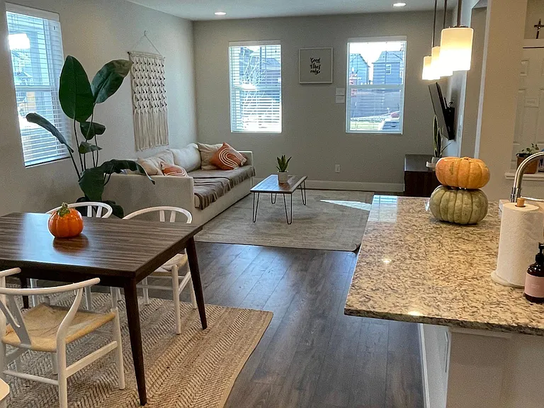 4726 Jasper St — Photo 11