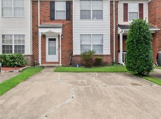 824 Nottaway Dr, Chesapeake, VA 23320