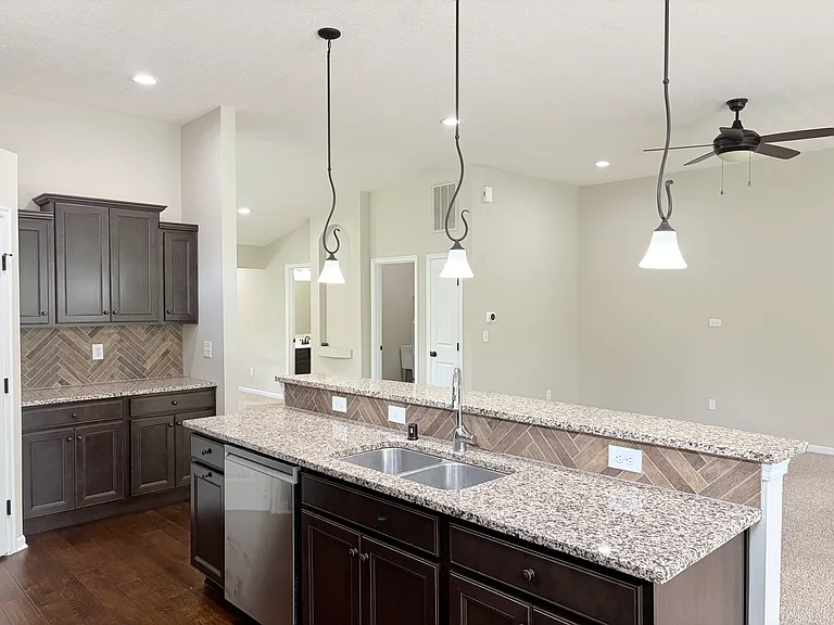 3260 Fontaine Ct — Photo 6