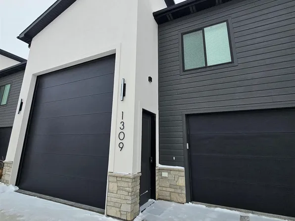 1309 Quiniela Dr, North Sioux City, SD 57049