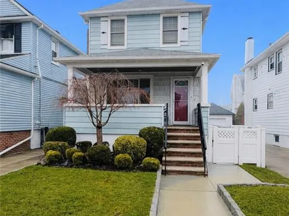 227 Beach 127th St, Rockaway Park, NY 11694