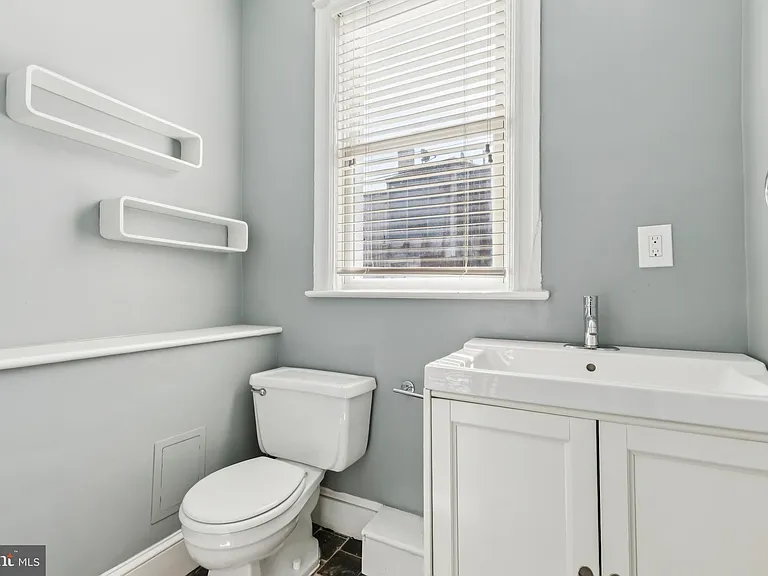 226 Rhode Island Ave NW — Photo 8