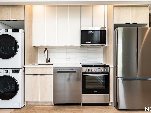 2nd image of 193 Graham Ave #3R