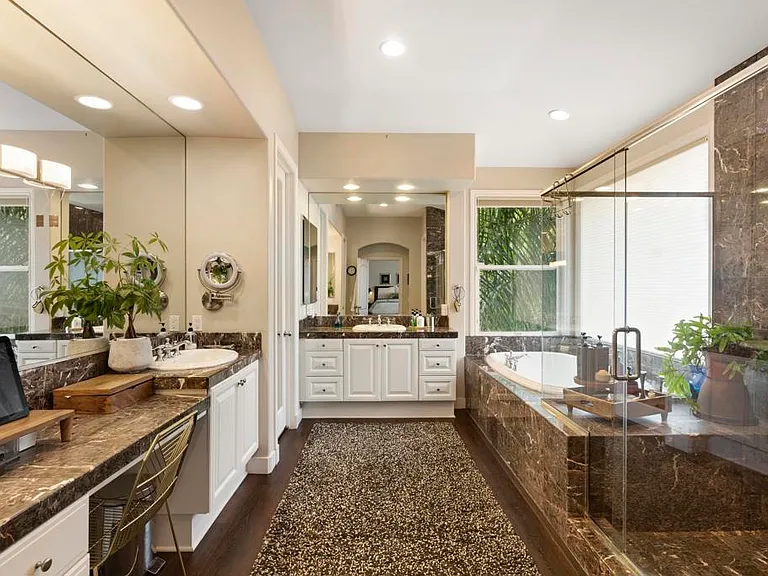6805 Farms View Ct — Photo 24