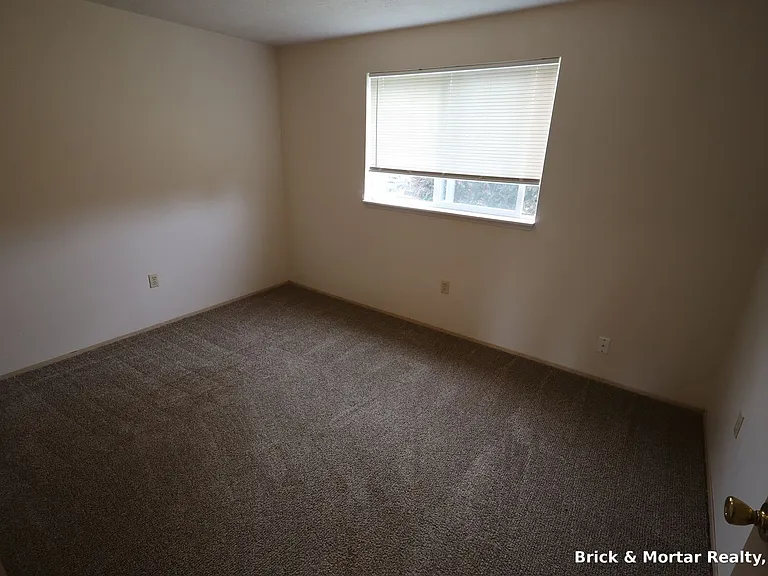 277 N Noble Ave — Photo 13