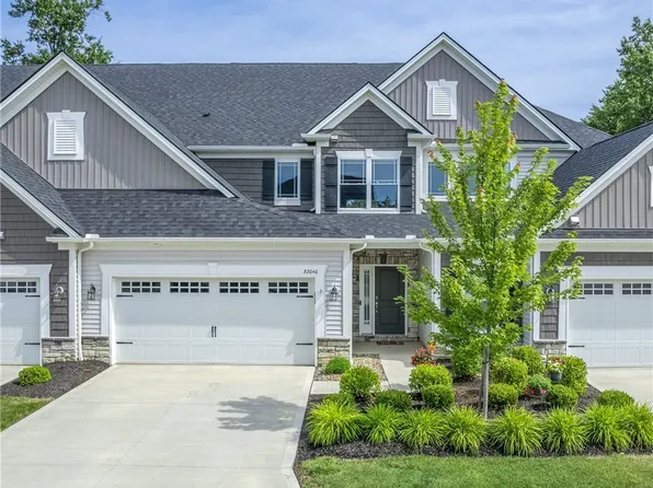 32040 Tuscan Ln, Avon Lake, OH 44012