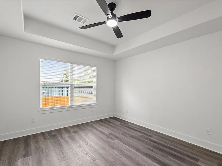 514 W Wilkins St — Photo 6
