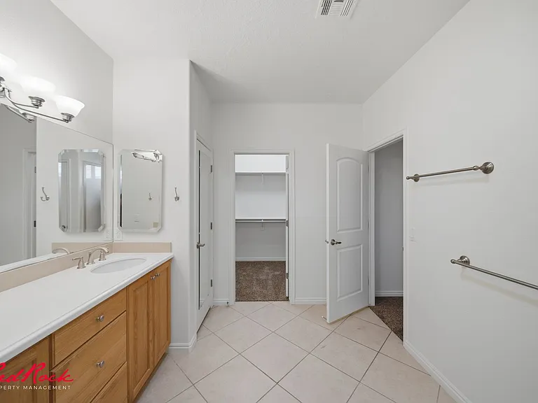 1546 Morane Manor Dr — Photo 11