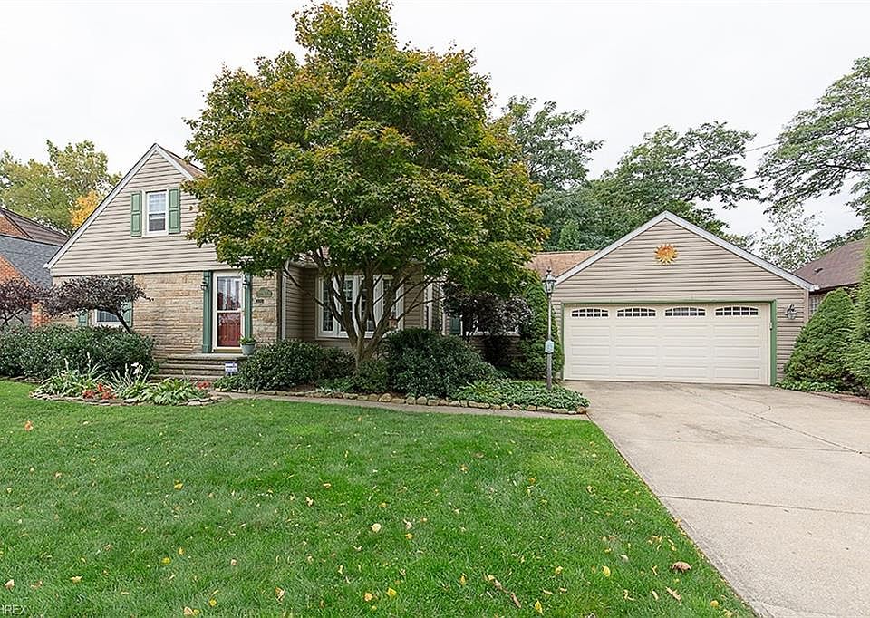 1st image of 5898 Chestnut Hills Dr