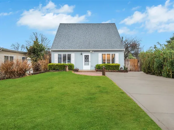 18 Lombardy Drive, Shirley, NY 11967