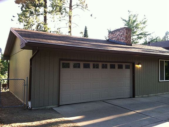 4th image of 1905 E 54th Ave