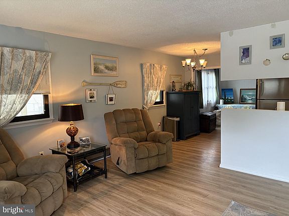 3rd image of 812 Jane Dr