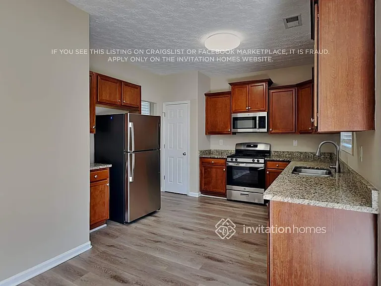 110 Parkway Dr — Photo 8