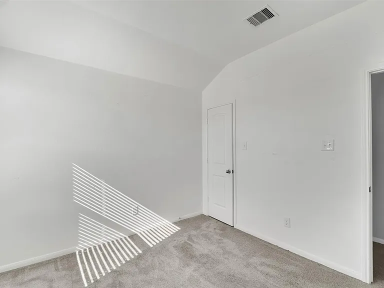 5407 Baronet Dr — Photo 33