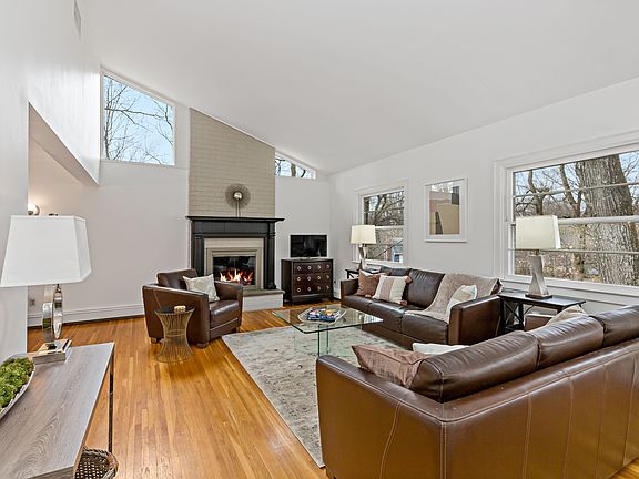 HillaryL-109 Fuller Rd-2.JPG