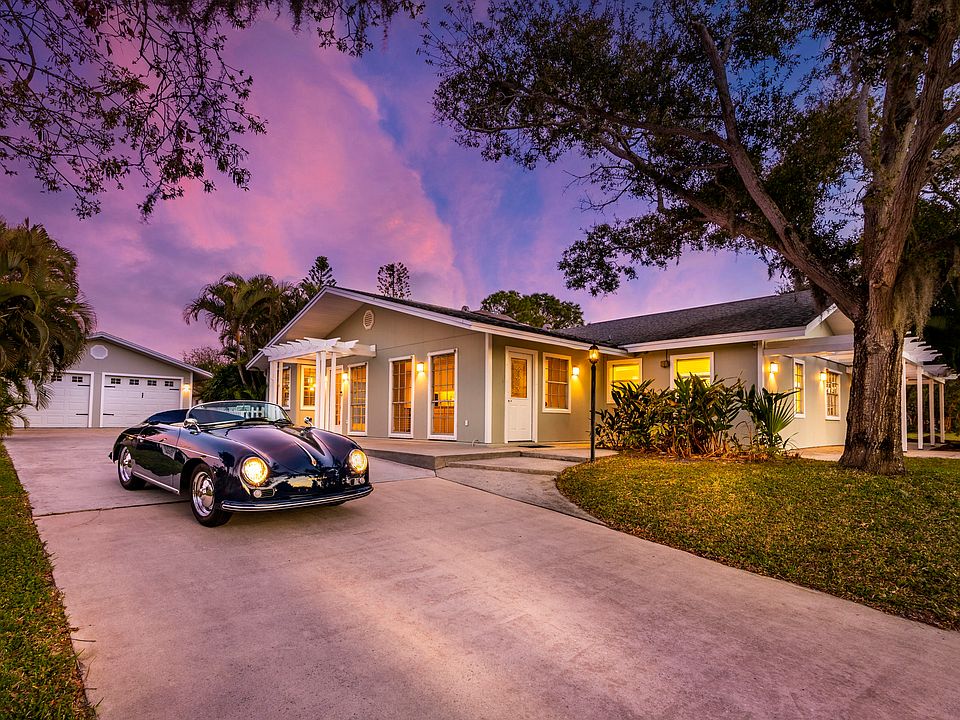 1st image of 572 Royal Palm Dr