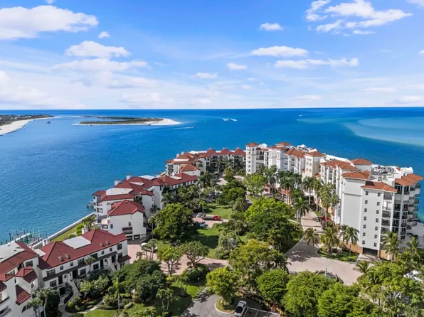 404 La Peninsula Blvd #404, Naples, FL 34113